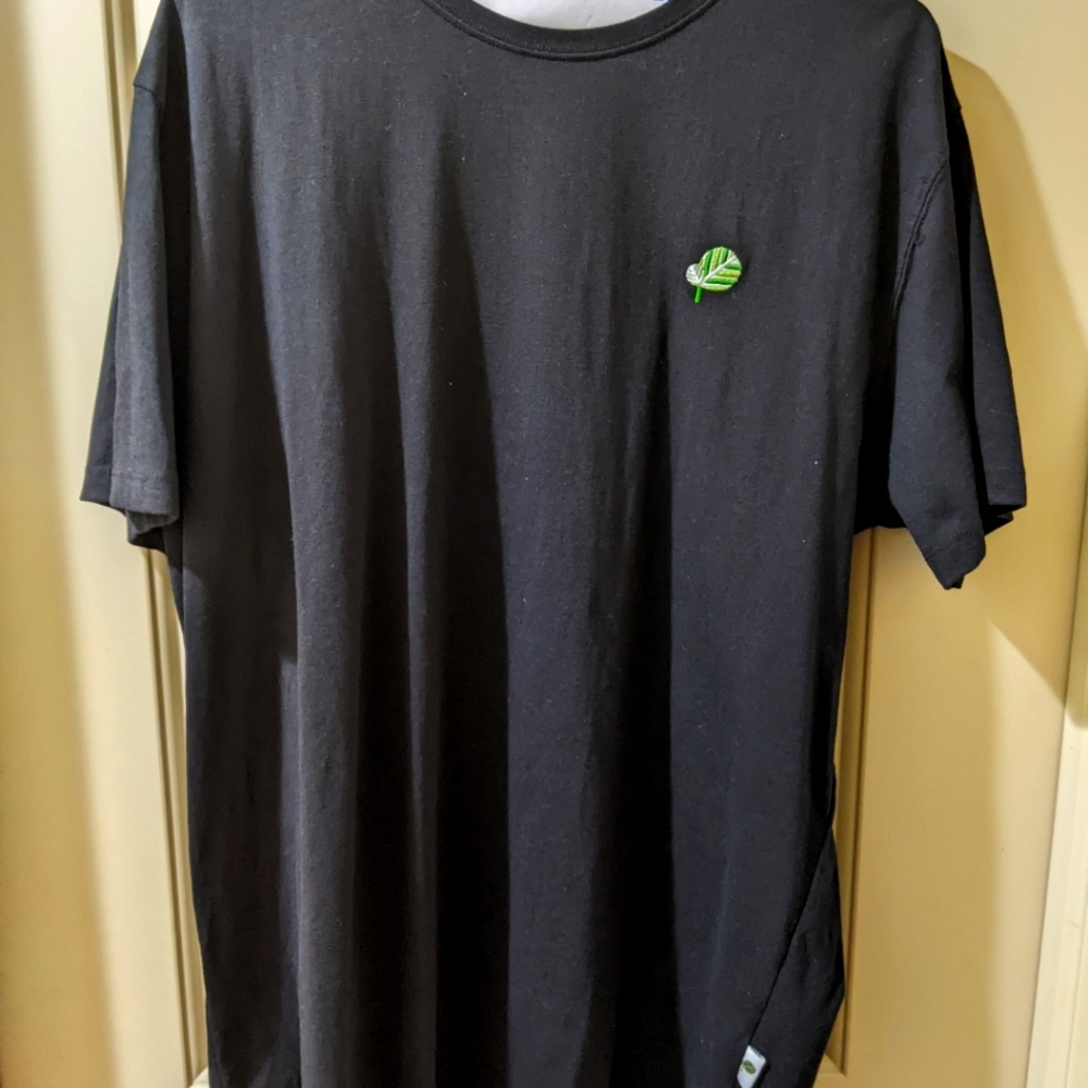 Black tee